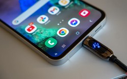 Bỏ 30 triệu mua điện thoại rồi lại làm điều "dở hơi" thế này, chúng ta đang biến máy mình thành thứ rẻ tiền