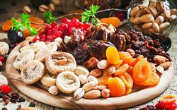 4 loại trái cây sấy khô KHÔNG NÊN mua trong dịp Tết, kể cả miễn phí cũng chớ dùng