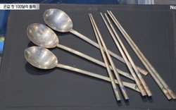 Giá bạc tăng phi mã, nhiều người nô nức đi lục thìa bạc trong bếp bán lấy tiền