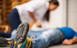 Người đàn ông 38 tuổi tử vong vì đột quỵ, bác sĩ cảnh báo: Sau bữa ăn đừng dại làm 2 việc này