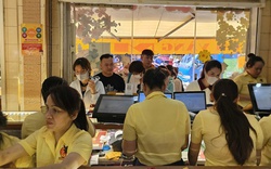 Giá vàng, bạc "nóng bỏng tay"