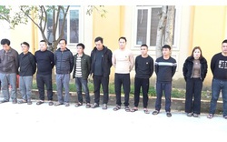 Bí mật trong hầm ngầm có 4 lớp cửa thép kiên cố luôn có người canh gác