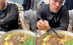 Khách Tây liều lĩnh thử ăn món độc lạ Việt Nam, trong khi nhiều người Việt chưa chắc đã dám