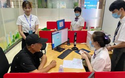 Nhận được 842 tỷ đồng tiền chuyển khoản nhầm từ ngân hàng, người đàn ông rút ra tiêu sạch rồi bị khởi kiện, tòa án tuyên bố: “Không cần trả lại”