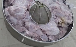 Nóng: Kiểm tra công ty cung cấp suất ăn học đường bị phản ánh dùng thực phẩm hết hạn tại TP.HCM