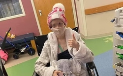 Học sinh cấp 2 đã mắc ung thư đại trực tràng giai đoạn cuối, bố mẹ ôm nhau khóc khi biết bỏ lỡ 1 dấu hiệu suốt 2 năm