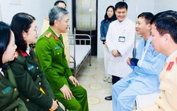 Người đàn ông đi xe máy tông bị thương đại úy CSGT