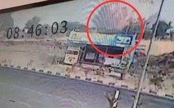 Khoảnh khắc máy bay rơi xuống đất rồi phát nổ, 5 người thiệt mạng