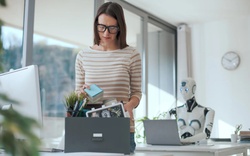 AI cướp việc làm 'ghê gớm' nhất trong những nghề là thế mạnh của phụ nữ