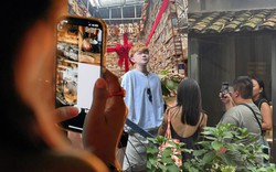 Hàng loạt quán cà phê buộc phải từ chối phục vụ vì trào lưu mang vali đi makeup, chụp flash hàng giờ liền