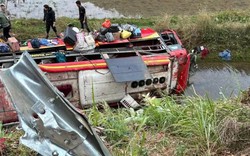Vụ lật xe khách khiến 11 người bị thương: Tài xế buồn ngủ