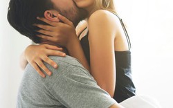 Làm "chuyện ấy" hàng ngày có hại?