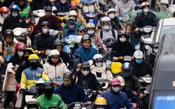 Người dân vượt rét mướt đi làm sau kỳ nghỉ lễ, hàng loạt tuyến đường ùn tắc