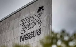 Việt Nam yêu cầu rà soát, ngừng kinh doanh nếu lưu hành lô sữa bột trẻ sơ sinh Nestlé chứa độc tố