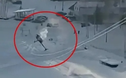 Máy bay lao xuống đất, 2 người đàn ông tử vong thương tâm