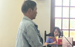 Dọn chuồng gà, vợ phát hiện ảnh "nóng" người tình của chồng