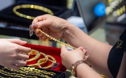 Giá vàng hôm nay 1/10: Quay đầu suy giảm