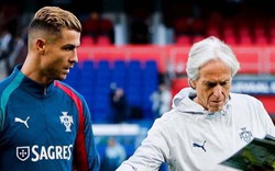 HLV Bồ Đào Nha ra tận sân bay níu kéo, Ronaldo vẫn quyết rời đi