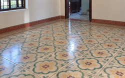 Tại sao ngày càng nhiều gia đình không còn làm nền nhà bằng gạch hoa? 2 vật liệu thay thế giúp nhà sáng, dễ phối nội thất hơn