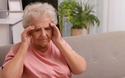 Nếu xuất hiện các triệu chứng này, bạn cần đi khám ngay lập tức vì đây có thể là dấu hiệu cảnh báo đột quỵ
