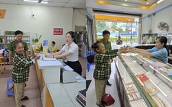 Nhận cuộc gọi từ 10 số điện thoại, cụ bà SN 1954 đi bán 6,2 chỉ vàng để chuyển tiền đến STK VPBank 0843234529 mang tên Mo Van Uan