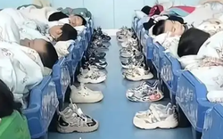 Chỉ là bức ảnh học sinh ngủ thôi nhưng lại khiến cả mạng xã hội tranh cãi!