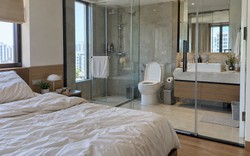 Tại sao ngày càng nhiều người ám ảnh với "phòng tắm kính trong phòng ngủ"?