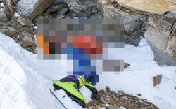 Chuyện chưa kể về nhà leo núi "đeo ủng xanh" đóng băng trên đỉnh Everest 30 năm và kế hoạch nguy hiểm đưa thi thể về với gia đình