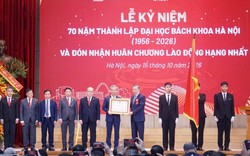 Ngôi trường có tổng diện tích hơn 26 ha, rộng nhất nội thành Hà Nội kỷ niệm 70 năm thành lập, đón Huân chương Lao động hạng Nhất