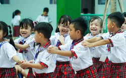 Hiệu trưởng đi làm từ 5 giờ sáng giữa áp lực "siêu trường" hơn 5.200 học sinh