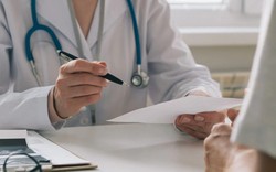 Bệnh viện K khuyến cáo dấu hiệu bất thường ở nam giới, chớ chủ quan