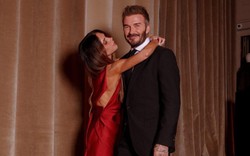 Victoria 52 tuổi vẫn diện đầm lụa sexy, tình tứ sánh đôi bên David Beckham
