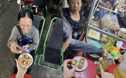 “Đừng ăn, đừng ăn!”: Khách Tây xịt nước rửa chén lên bánh vì tưởng là nước chanh khiến chủ quán lẫn chị bán vé số cuống cuồng ngăn cản