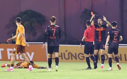 Hoàng Đức rực sáng, Ninh Bình FC thắng HAGL 4-3 trong trận đấu có 2 thẻ đỏ