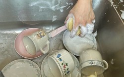 Một người rửa bát, cả nhà ung thư? Bác sĩ nhắc nhở 5 sai lầm khi rửa bát đang "gieo rắc" bệnh tật