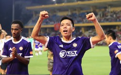 Văn Quyết nói lời xúc động sau chiến thắng của CLB Hà Nội: Tôi cũng đã lớn tuổi rồi...!