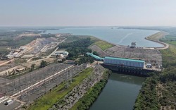 Dự kiến đào 400.000 m³ đất đá, xây 48.000 m³ bê tông, lắp hơn 2.100 tấn thiết bị trong 3 tháng cuối năm để tăng tốc mở rộng công trình 35 năm tuổi do Liên Xô giúp Việt Nam xây dựng