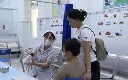 Sau chùm ca não mô cầu tại TP.HCM, người dân đổ xô đi tiêm vaccine
