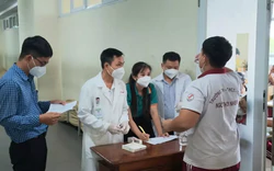 TPHCM: Thêm học sinh mắc não mô cầu, 99 người uống kháng sinh dự phòng