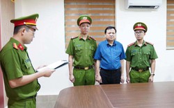 Bắt giam Bí thư, Chủ tịch xã lập khống 26 phương án, khai thác đất trái phép