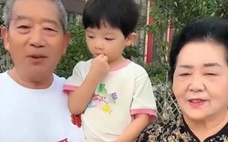 Sinh con ở tuổi 67, người mẹ nay nằm viện, con gái nhỏ mới 7 tuổi cũng phải sớm thích nghi với nhiều thiệt thòi