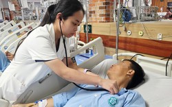 Các nạn nhân ngộ độc khí clo điều trị tại Bạch Mai qua nguy kịch, sắp xuất viện