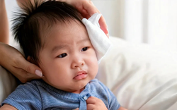 Trẻ vừa khỏi cảm lạnh đã kêu đau tai: Cảnh giác căn bệnh có thể ảnh hưởng thính lực