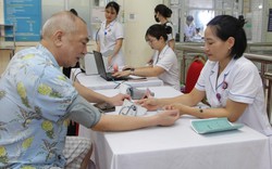Bác sĩ Nguyễn Lân Hiếu tiết lộ cách bệnh viện Singapore tiết kiệm hàng triệu USD