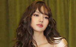 Lisa (BlackPink) khoe vòng eo 51 cm