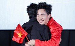 Nhạc sĩ Việt có bài hát lọt top hay nhất thế giới, thu 120 triệu/1 lần diễn ở châu Âu hé lộ 'cú bắt tay' với Tùng Dương để hội ngộ tại sân Mỹ Đình