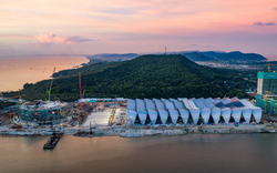 Việt Nam đang làm siêu công trình rộng hơn 150.000m² trên đảo Ngọc, hệ mái thép 12.000 tấn vượt nhịp 81m không cần cột giữa