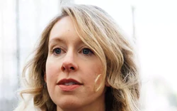 Sự ám ảnh dai dẳng của Elizabeth Holmes