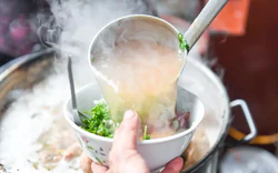 Loại nước dễ gây ung thư bậc nhất, "độc" ngang khói đốt củi: Nhiều người Việt vẫn vô tư uống mỗi ngày!