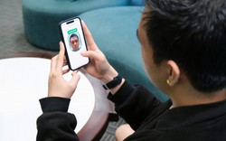 Từ ngày 1/11, 5 chiếc iPhone không thể chuyển khoản trên 10 triệu đồng